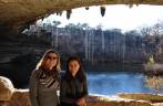 Com a Lu Misura, visitando a Hamilton Pool, perto de Austin, capital do Texas, nos Estados Unidos